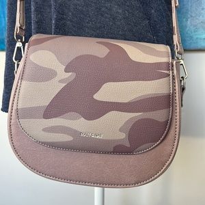 NWOT Matt & Nat vegan crossbody bag in mauve cammo